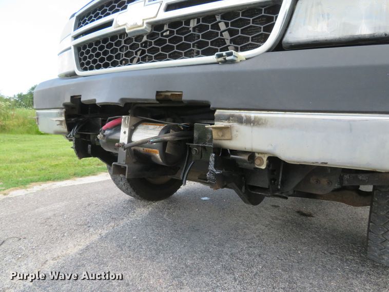 image for item DH1045 2006 Chevrolet Silverado 2500HD  Ext. Cab utility bed pickup truck