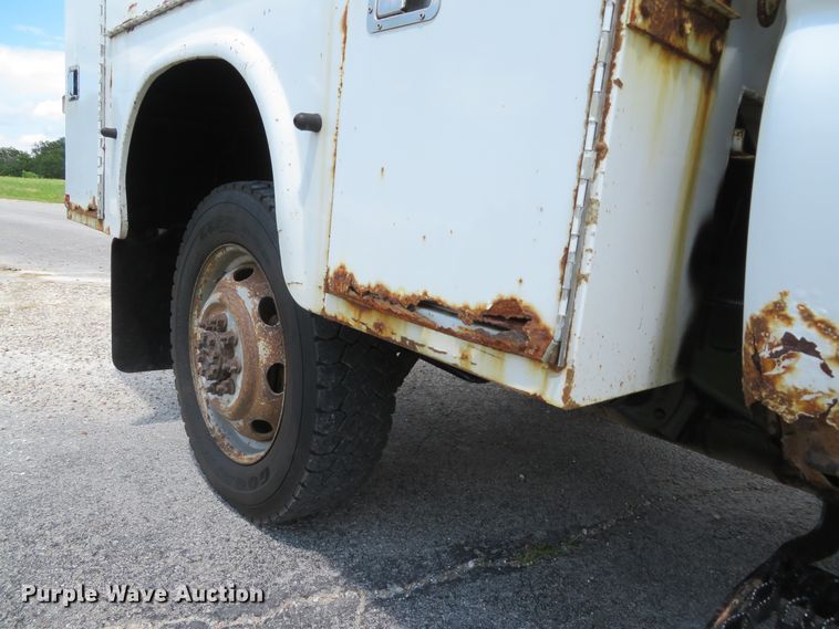 image for item DH1045 2006 Chevrolet Silverado 2500HD  Ext. Cab utility bed pickup truck