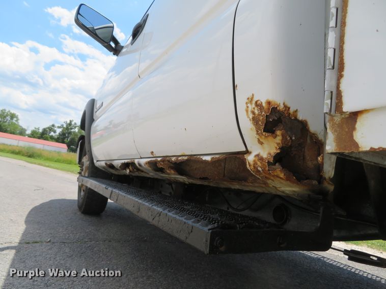 image for item DH1045 2006 Chevrolet Silverado 2500HD  Ext. Cab utility bed pickup truck