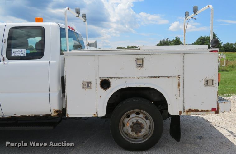 image for item DH1045 2006 Chevrolet Silverado 2500HD  Ext. Cab utility bed pickup truck