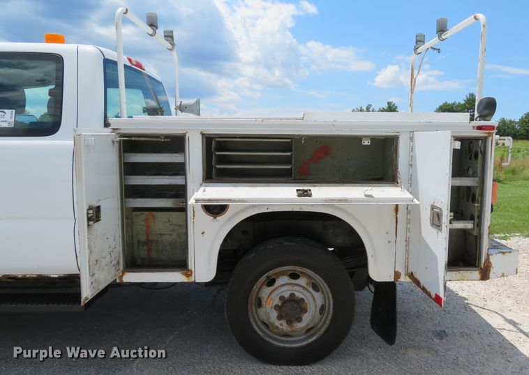 image for item DH1045 2006 Chevrolet Silverado 2500HD  Ext. Cab utility bed pickup truck