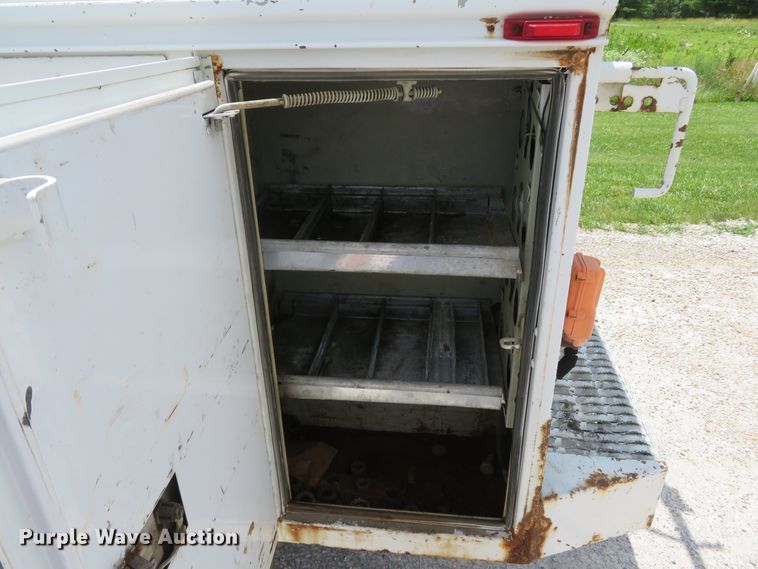 image for item DH1045 2006 Chevrolet Silverado 2500HD  Ext. Cab utility bed pickup truck