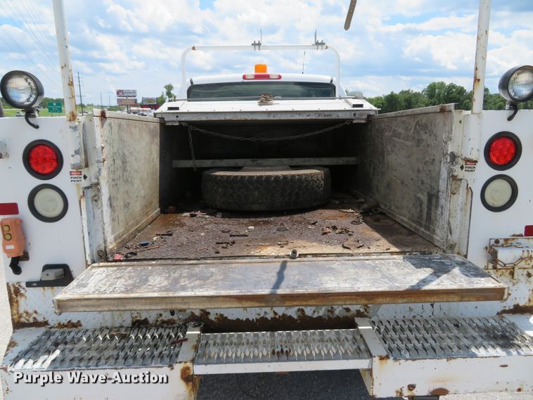 image for item DH1045 2006 Chevrolet Silverado 2500HD  Ext. Cab utility bed pickup truck