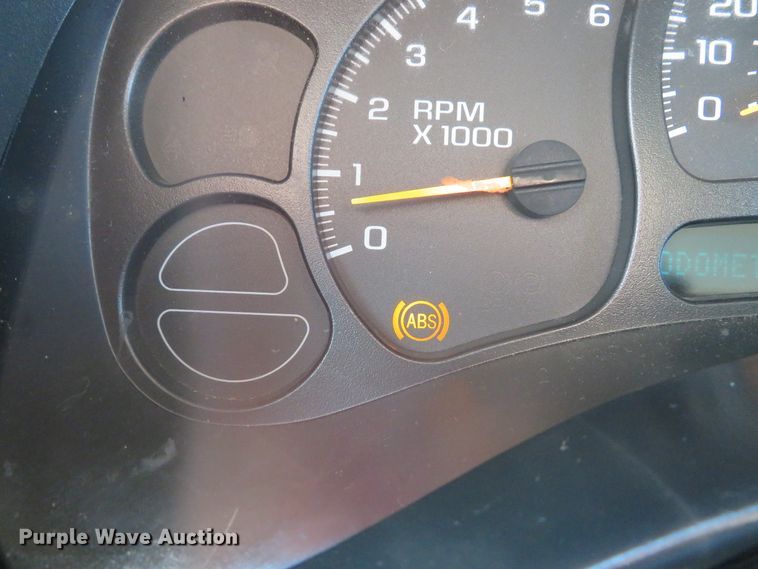 image for item DH1045 2006 Chevrolet Silverado 2500HD  Ext. Cab utility bed pickup truck