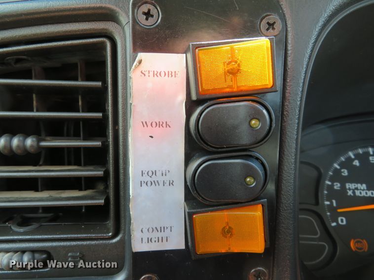 image for item DH1045 2006 Chevrolet Silverado 2500HD  Ext. Cab utility bed pickup truck