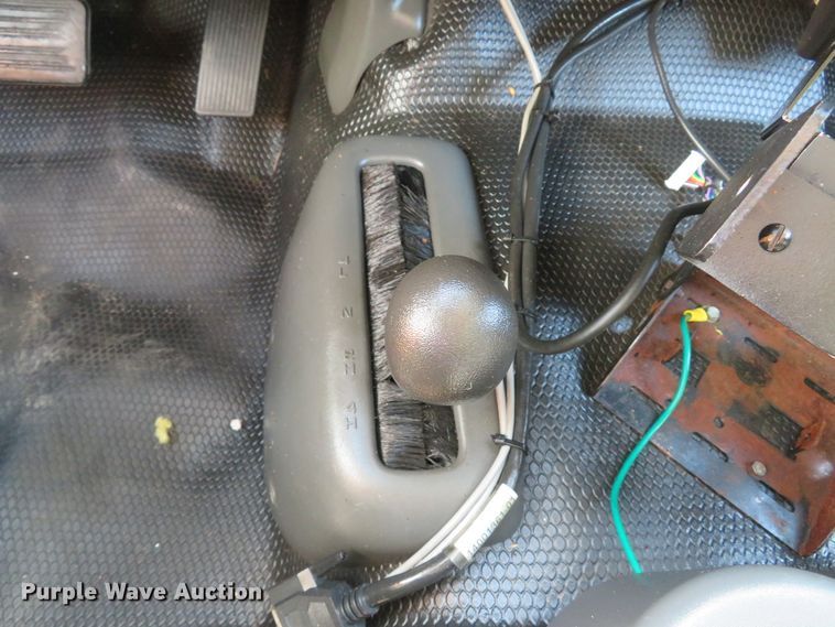 image for item DH1045 2006 Chevrolet Silverado 2500HD  Ext. Cab utility bed pickup truck