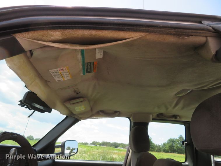 image for item DH1045 2006 Chevrolet Silverado 2500HD  Ext. Cab utility bed pickup truck