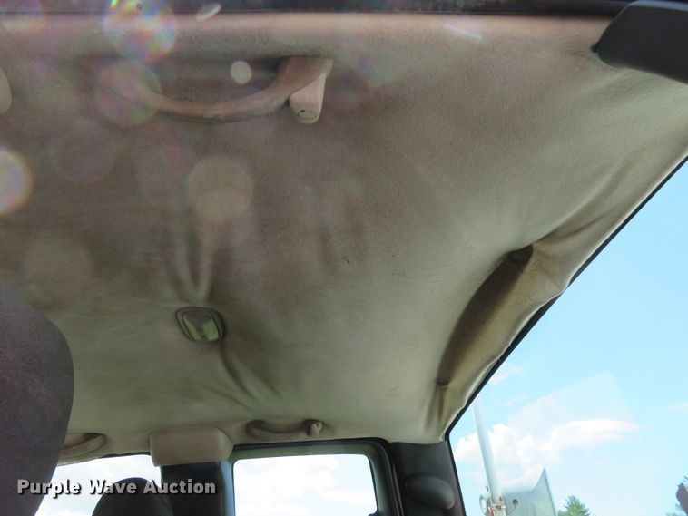 image for item DH1045 2006 Chevrolet Silverado 2500HD  Ext. Cab utility bed pickup truck