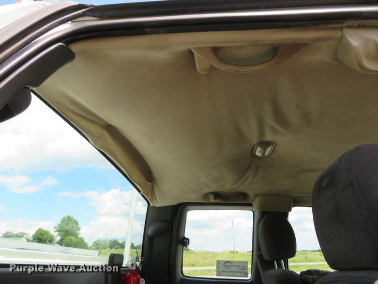 image for item DH1045 2006 Chevrolet Silverado 2500HD  Ext. Cab utility bed pickup truck