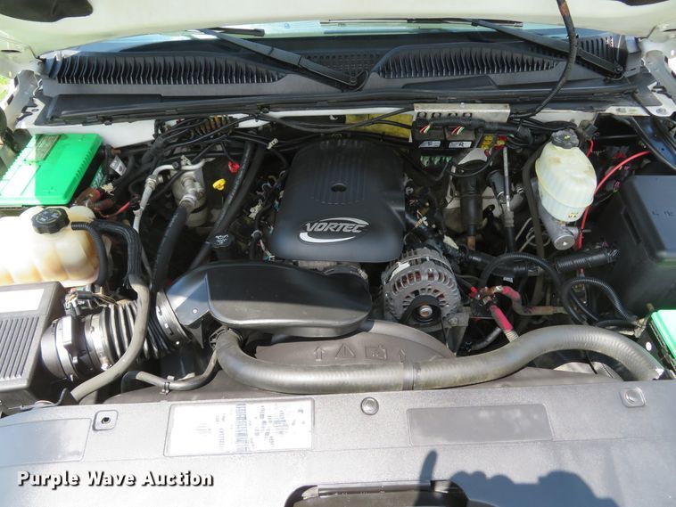 image for item DH1045 2006 Chevrolet Silverado 2500HD  Ext. Cab utility bed pickup truck