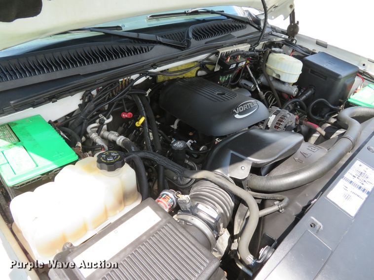 image for item DH1045 2006 Chevrolet Silverado 2500HD  Ext. Cab utility bed pickup truck