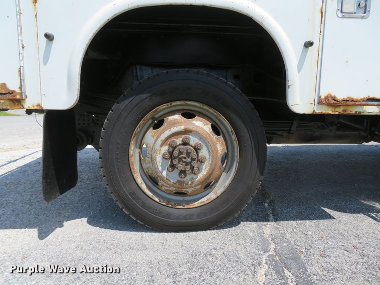 image for item DH1045 2006 Chevrolet Silverado 2500HD  Ext. Cab utility bed pickup truck