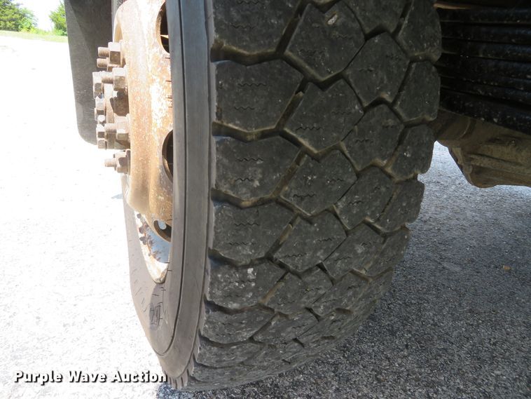 image for item DH1045 2006 Chevrolet Silverado 2500HD  Ext. Cab utility bed pickup truck