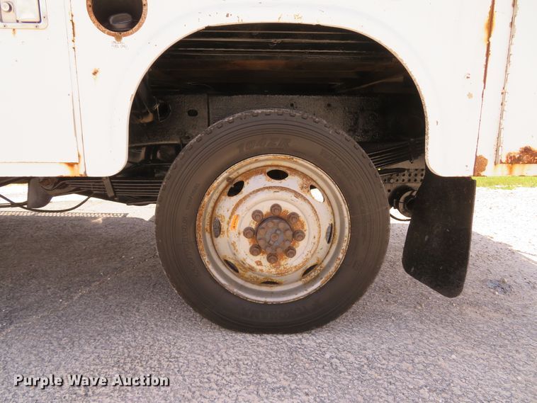 image for item DH1045 2006 Chevrolet Silverado 2500HD  Ext. Cab utility bed pickup truck