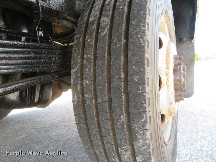 image for item DH1045 2006 Chevrolet Silverado 2500HD  Ext. Cab utility bed pickup truck