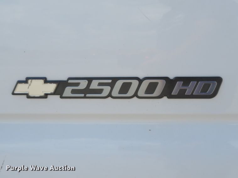 image for item DH1045 2006 Chevrolet Silverado 2500HD  Ext. Cab utility bed pickup truck