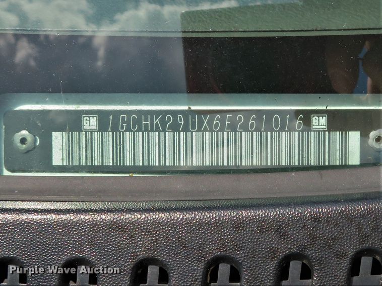 image for item DH1045 2006 Chevrolet Silverado 2500HD  Ext. Cab utility bed pickup truck