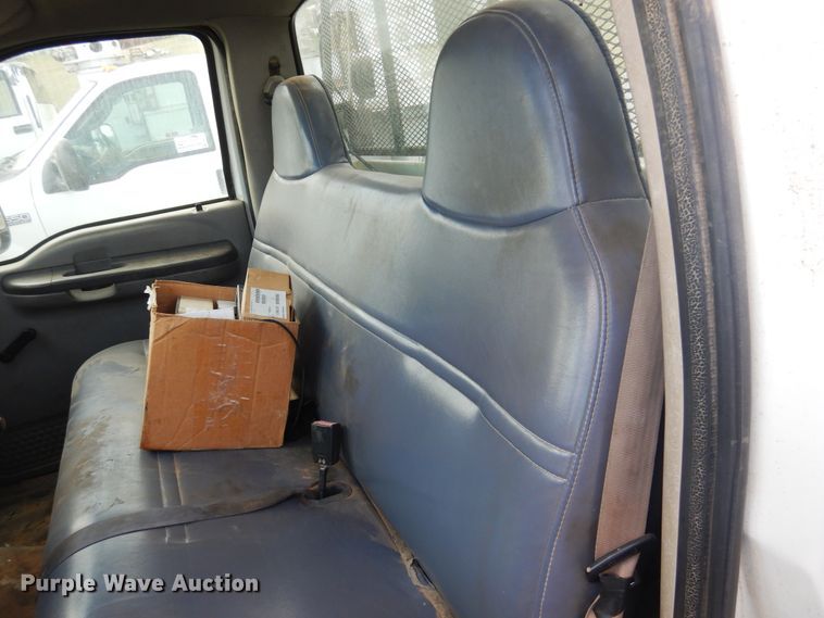 image for item DI0141 2001 Ford F450 Super Duty  bucket truck