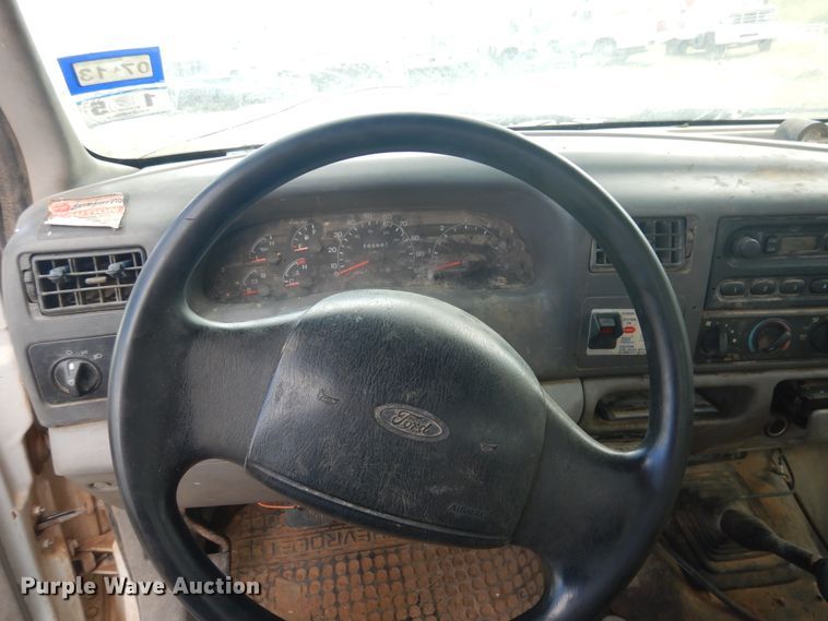 image for item DI0141 2001 Ford F450 Super Duty  bucket truck