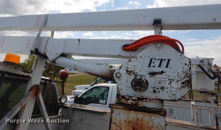 image for item DI0141 2001 Ford F450 Super Duty  bucket truck