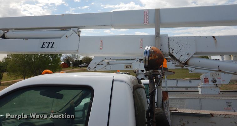 image for item DI0141 2001 Ford F450 Super Duty  bucket truck