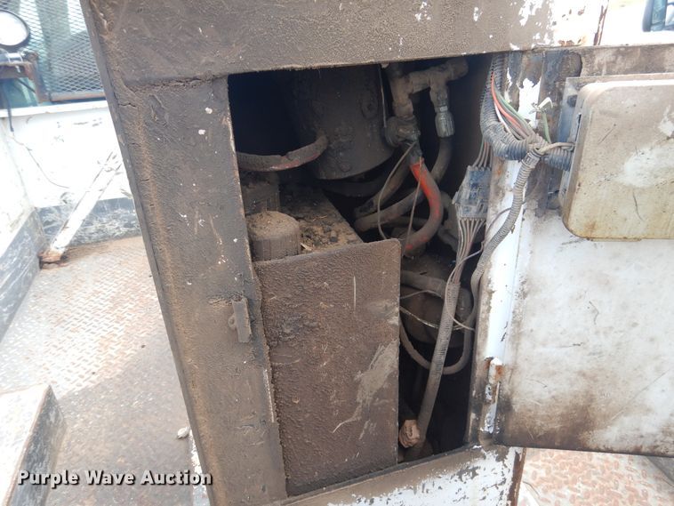 image for item DI0141 2001 Ford F450 Super Duty  bucket truck