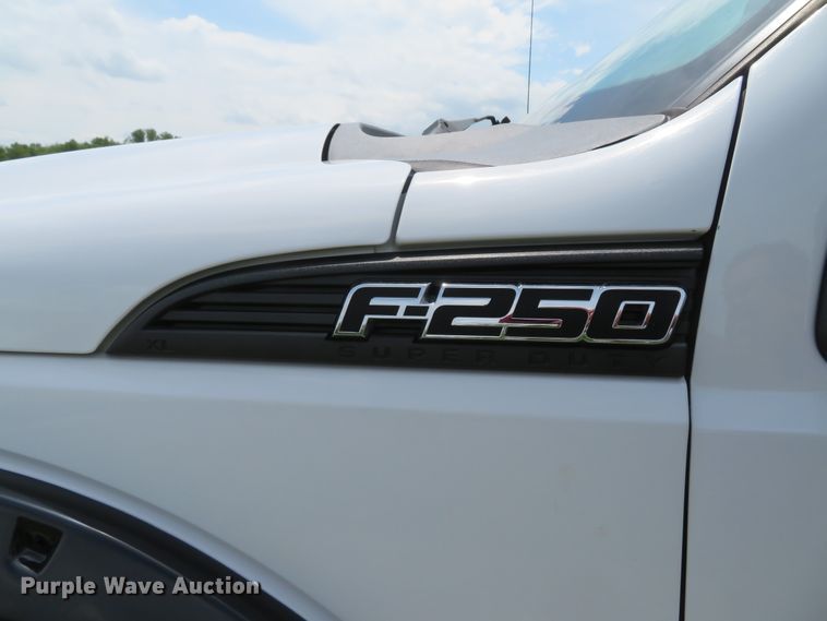 image for item DI2201 2011 Ford F250 Super Duty XL  SuperCab pickup truck