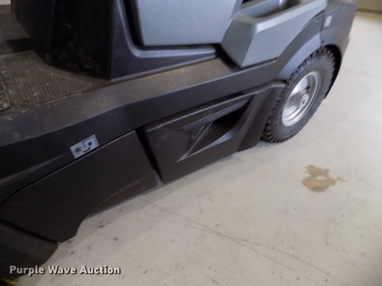 image for item DO9305 Karcher Professional KM90/60RBPADV floor sweeper