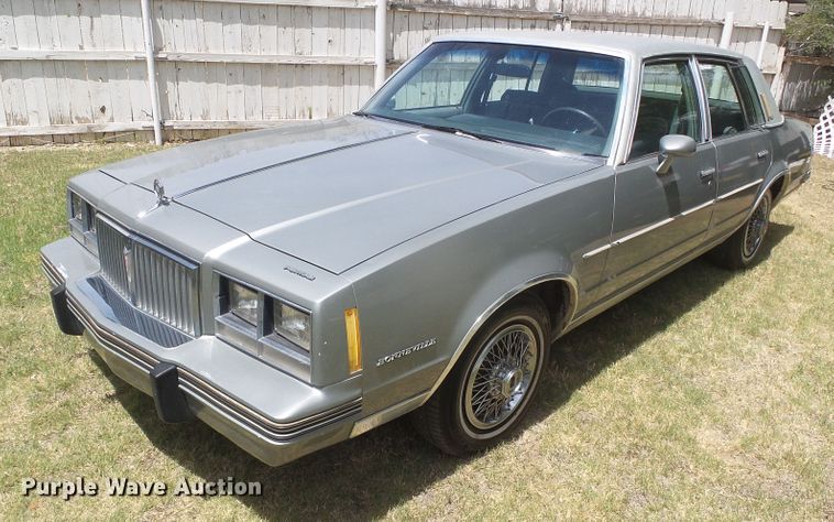 image for item EL9177 1983 Pontiac Bonneville Brougham