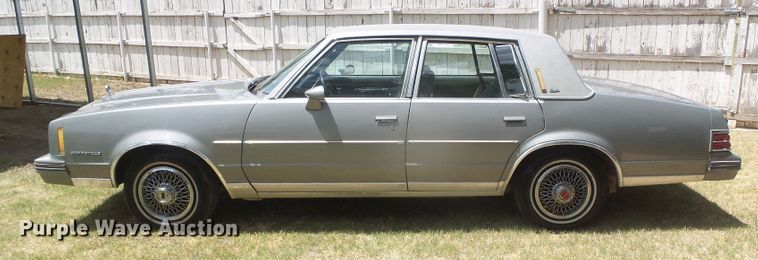 image for item EL9177 1983 Pontiac Bonneville Brougham
