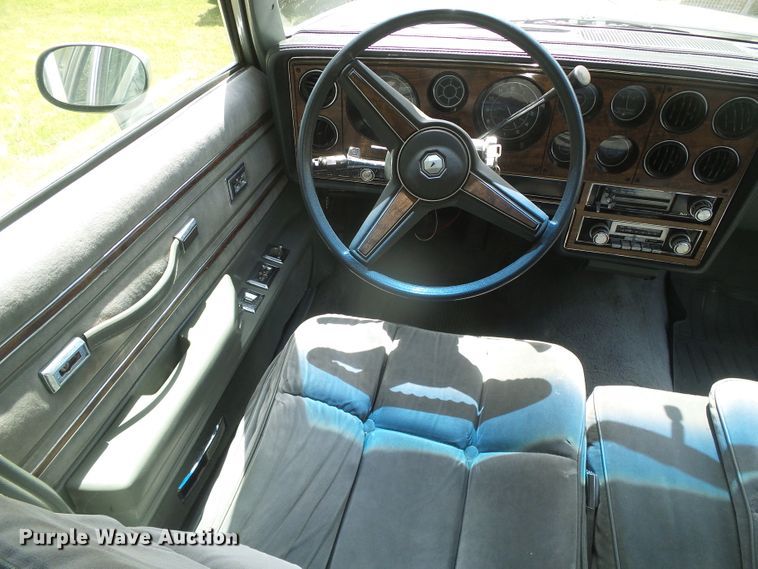 image for item EL9177 1983 Pontiac Bonneville Brougham