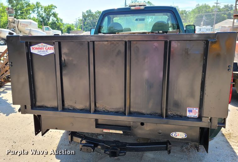 image for item EL9825 Tommy Gate end gate lift