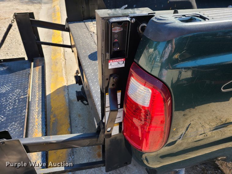 image for item EL9825 Tommy Gate end gate lift