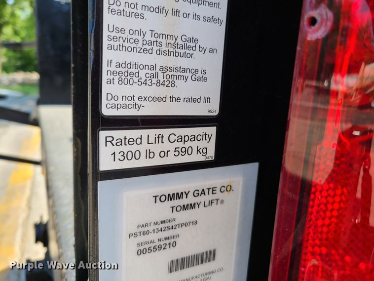 image for item EL9825 Tommy Gate end gate lift