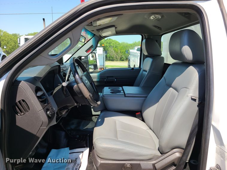 image for item EL9830 2012 Ford F550 Super Duty  utility bed truck