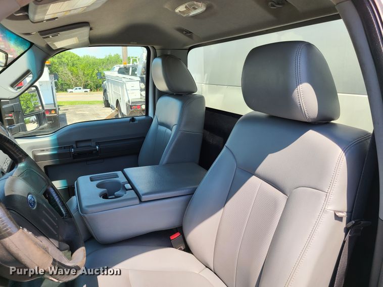 image for item EL9830 2012 Ford F550 Super Duty  utility bed truck