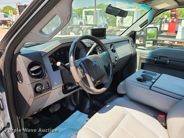 image for item EL9830 2012 Ford F550 Super Duty  utility bed truck