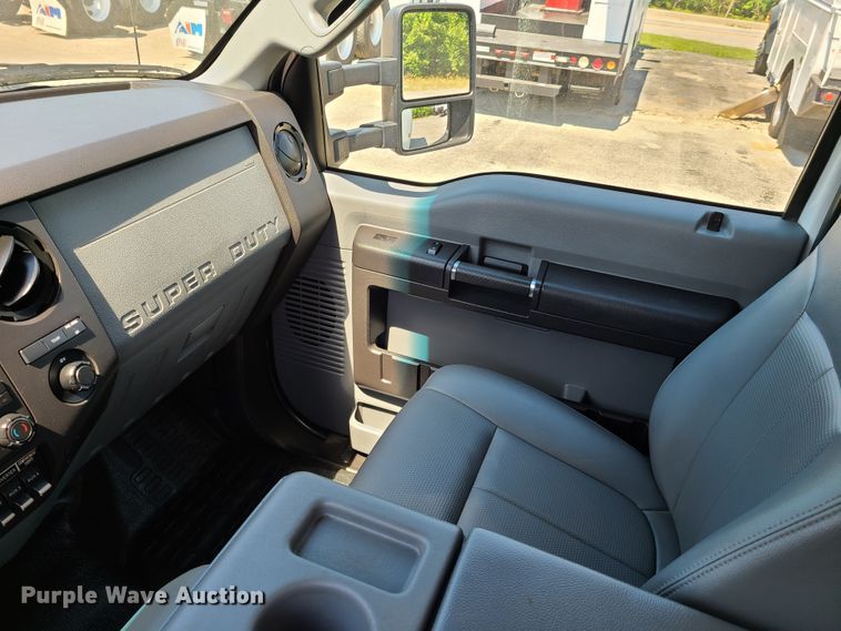 image for item EL9830 2012 Ford F550 Super Duty  utility bed truck