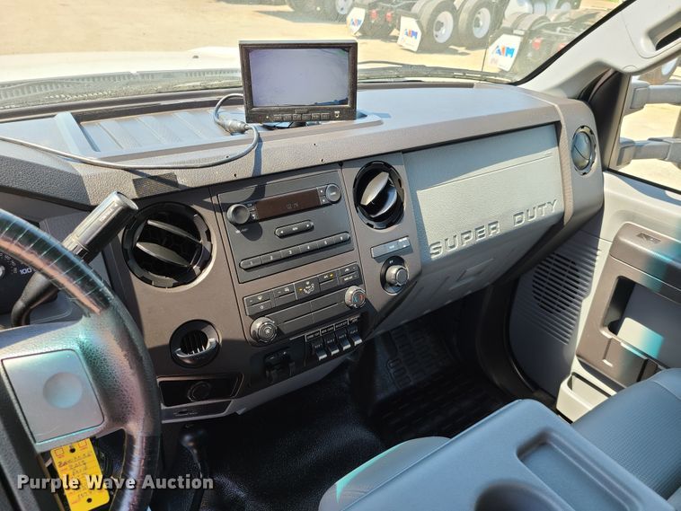 image for item EL9830 2012 Ford F550 Super Duty  utility bed truck