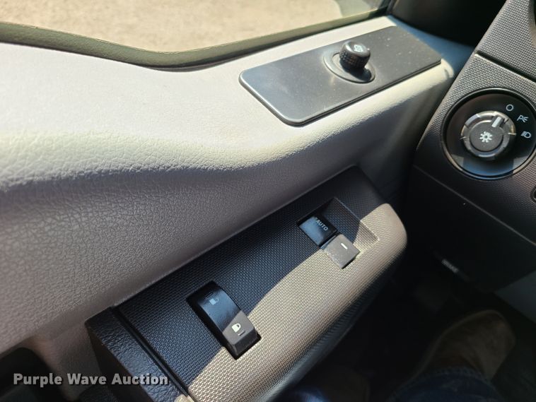 image for item EL9830 2012 Ford F550 Super Duty  utility bed truck