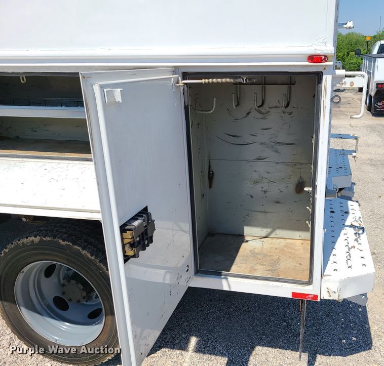 image for item EL9830 2012 Ford F550 Super Duty  utility bed truck