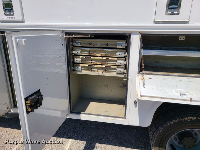 image for item EL9830 2012 Ford F550 Super Duty  utility bed truck