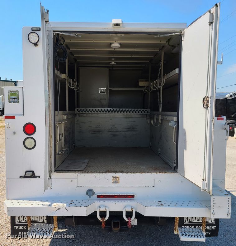 image for item EL9830 2012 Ford F550 Super Duty  utility bed truck