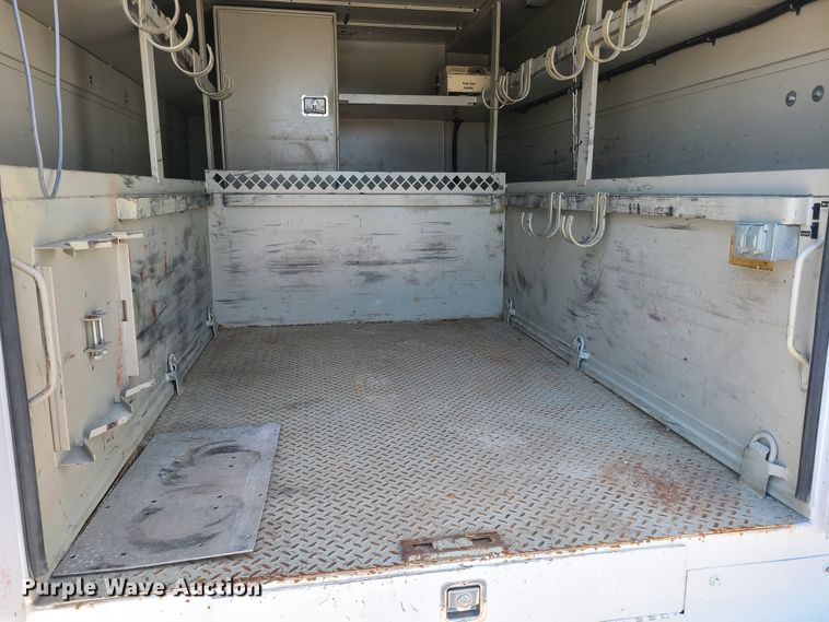 image for item EL9830 2012 Ford F550 Super Duty  utility bed truck