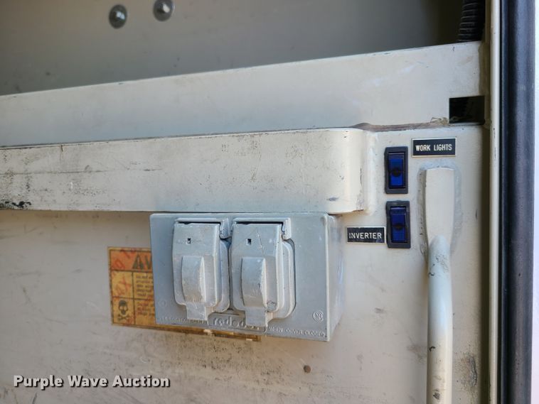 image for item EL9830 2012 Ford F550 Super Duty  utility bed truck