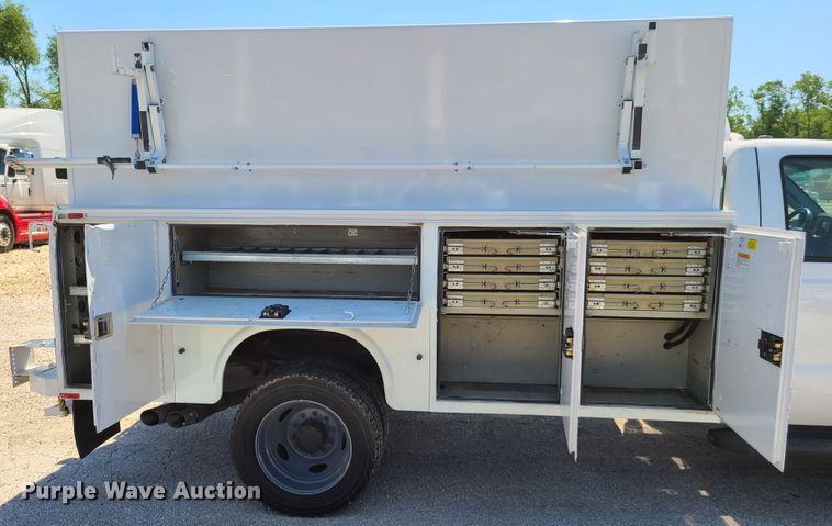 image for item EL9830 2012 Ford F550 Super Duty  utility bed truck