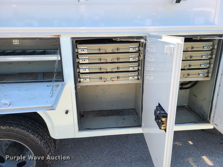 image for item EL9830 2012 Ford F550 Super Duty  utility bed truck