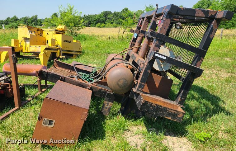 image for item EL9849 Headache rack with winch