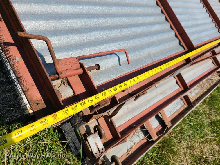 image for item EL9860 Approximately 42 steel hanger doors