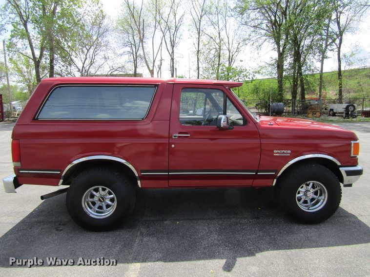 image for item FD9436 1987 Ford Bronco  SUV